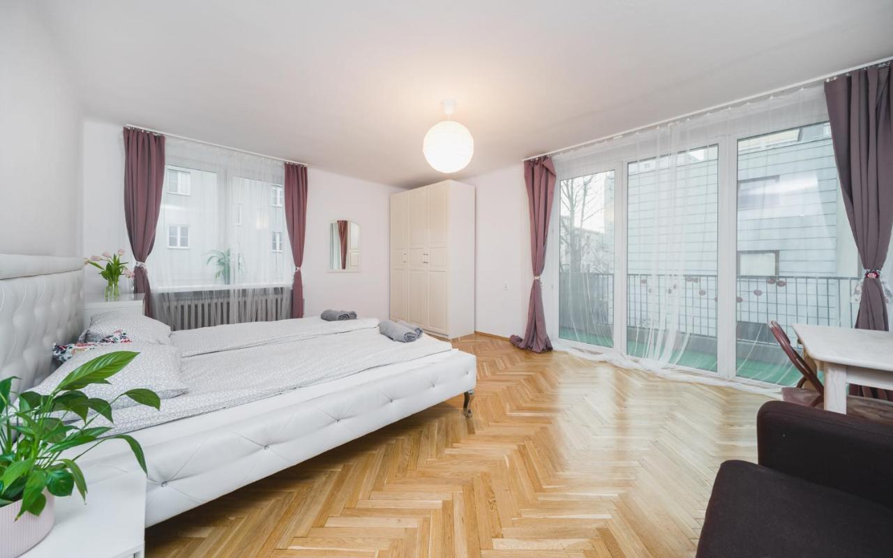 Sunshine Parkside Hideaway - 3 Bedroom - By Upstairs Krasków Εξωτερικό φωτογραφία