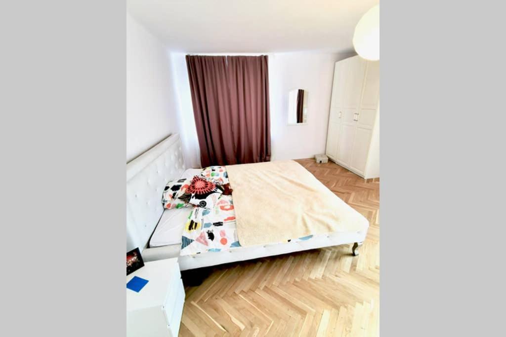 Sunshine Parkside Hideaway - 3 Bedroom - By Upstairs Krasków Εξωτερικό φωτογραφία