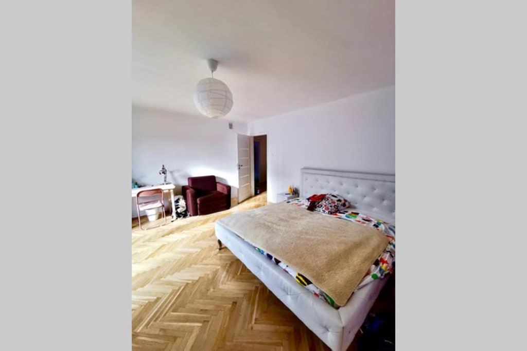 Sunshine Parkside Hideaway - 3 Bedroom - By Upstairs Krasków Εξωτερικό φωτογραφία